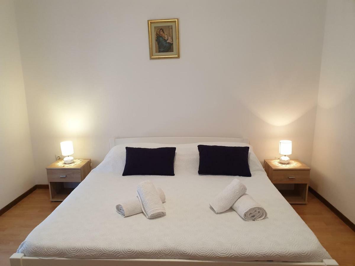 Apartments Vidakovic Ugljan Ngoại thất bức ảnh